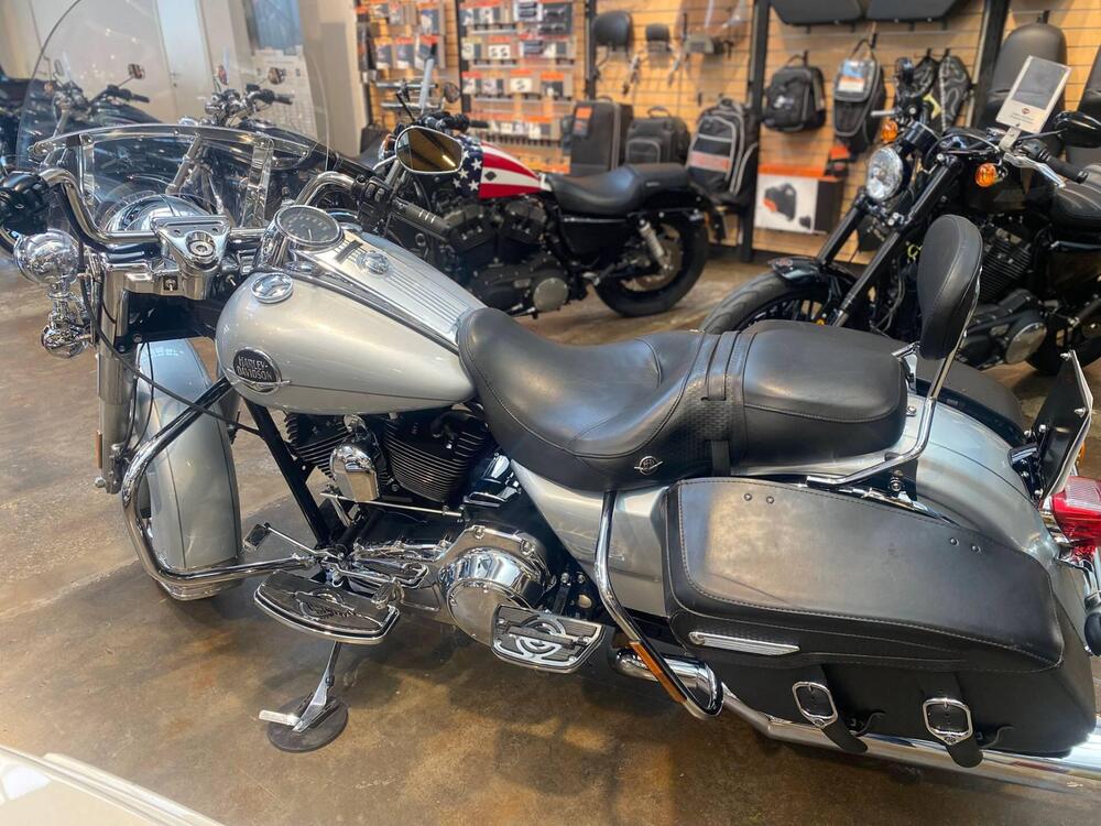 Harley-Davidson 1584 Road King Classic (2007 - 10) - FLHRC (4)