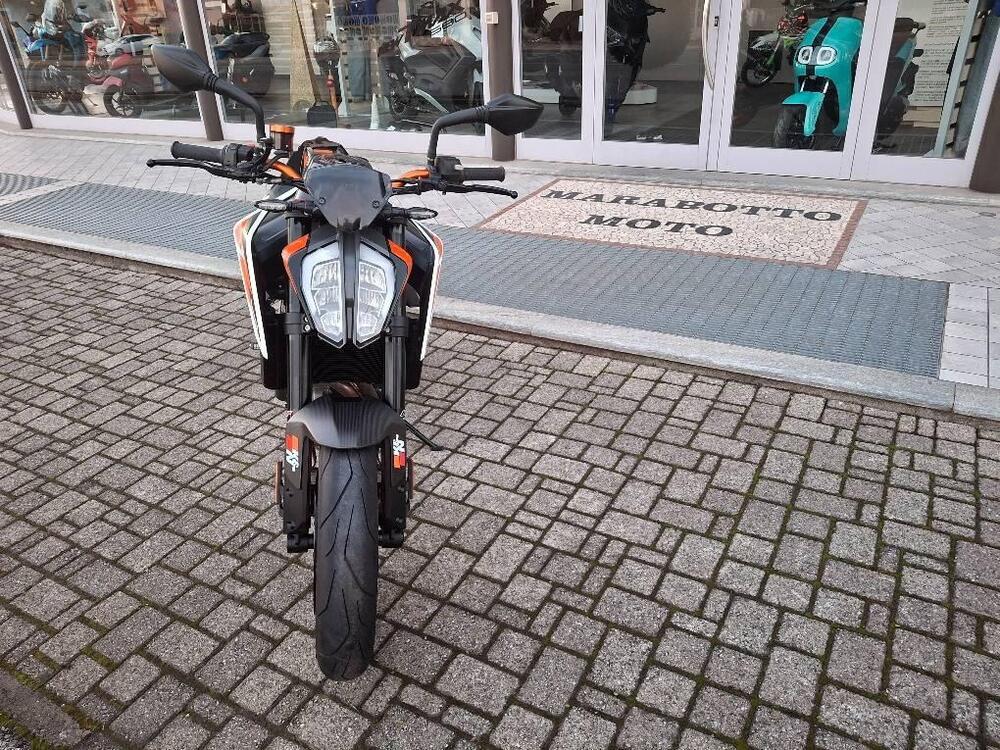 KTM 890 Duke R (2021) (2)