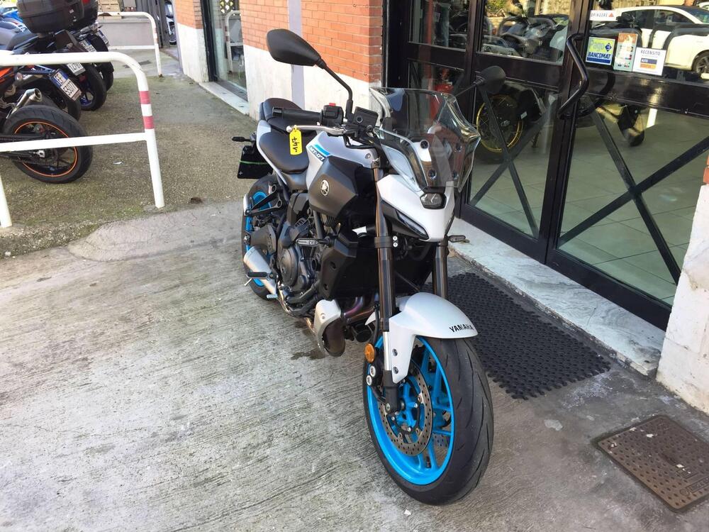 Yamaha MT-07 Y-AMT (2025 - 26) (2)