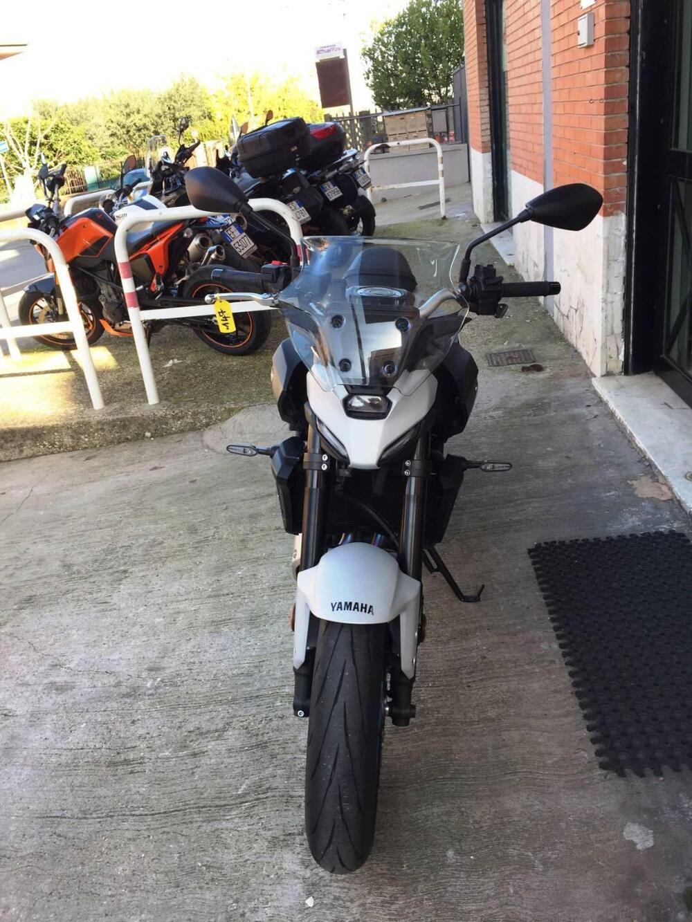 Yamaha MT-07 Y-AMT (2025 - 26) (3)