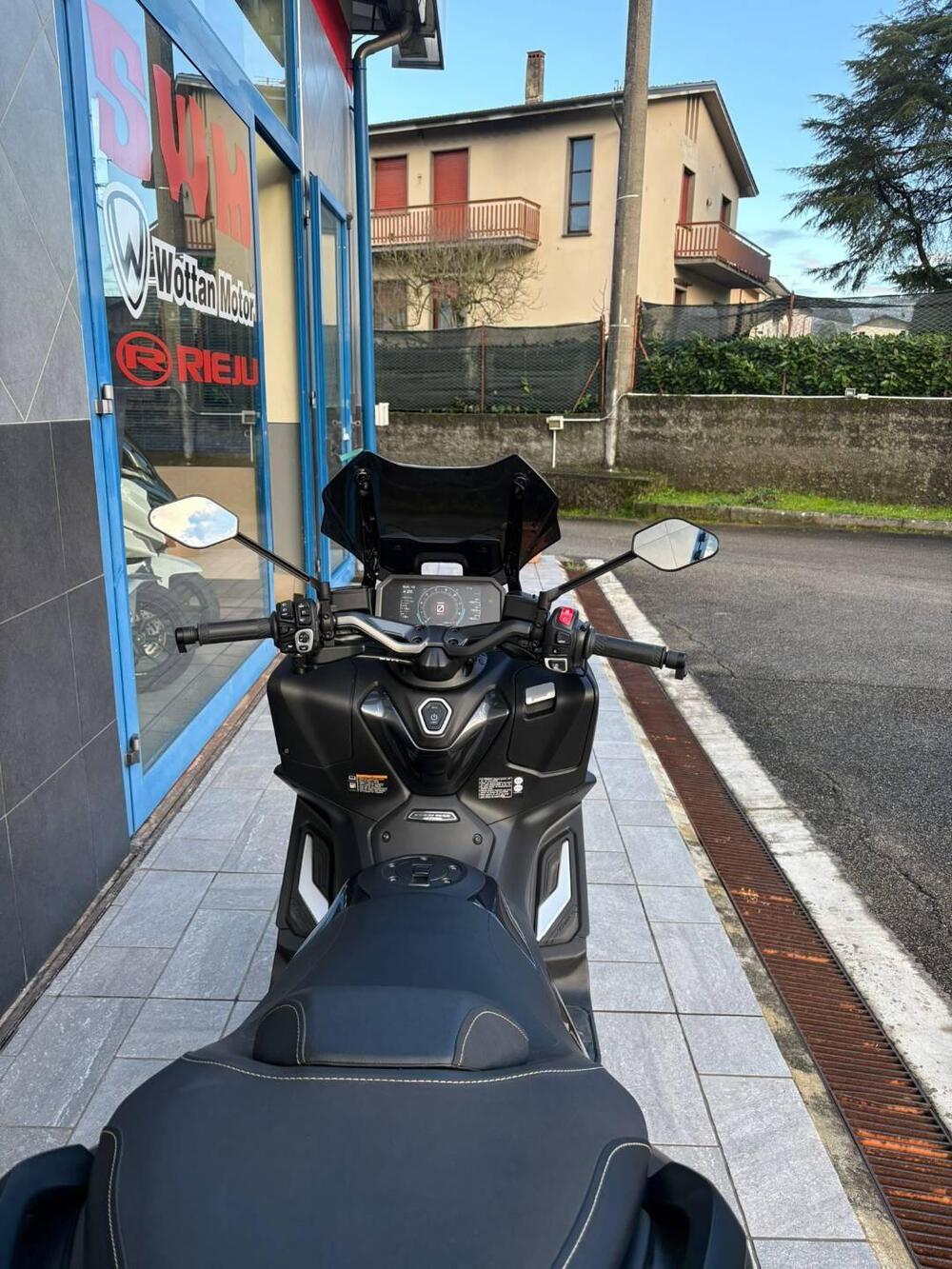 Yamaha T-Max 560 Tech Max (2022 - 24) (2)