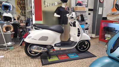 Vespa GTS 300 Super Hpe (2021 - 22) usata