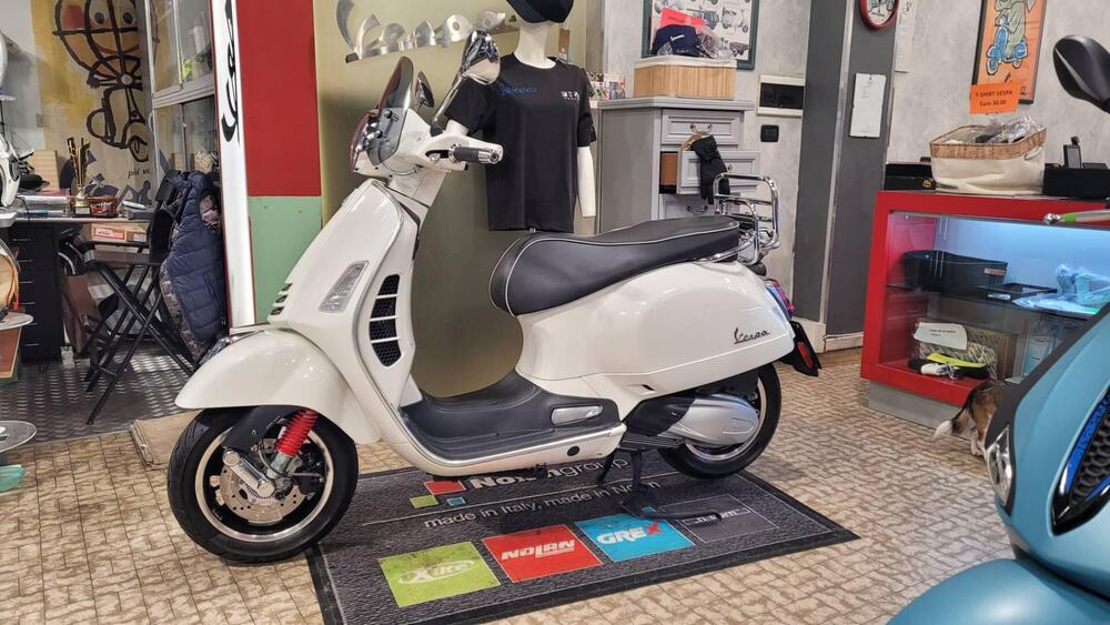 Vespa GTS 300 Super Hpe (2021 - 22) (3)