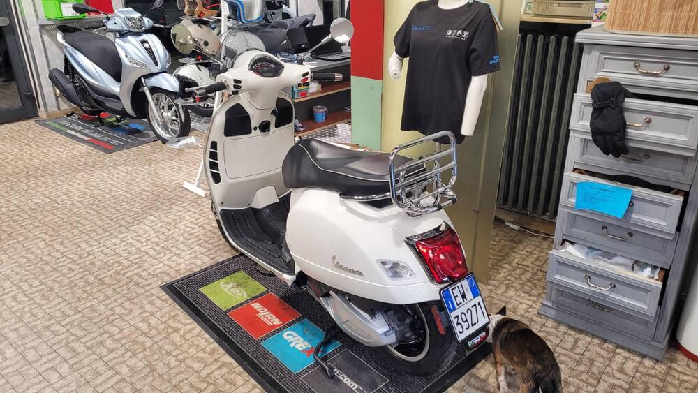 Vespa GTS 300 Super Hpe (2021 - 22) (4)