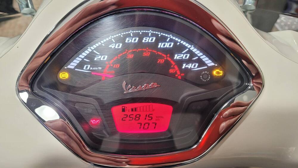 Vespa GTS 300 Super Hpe (2021 - 22) (5)
