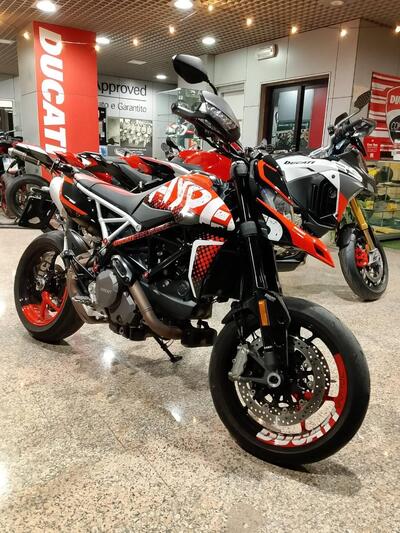 Ducati Hypermotard 950 RVE (2022 - 25) usata