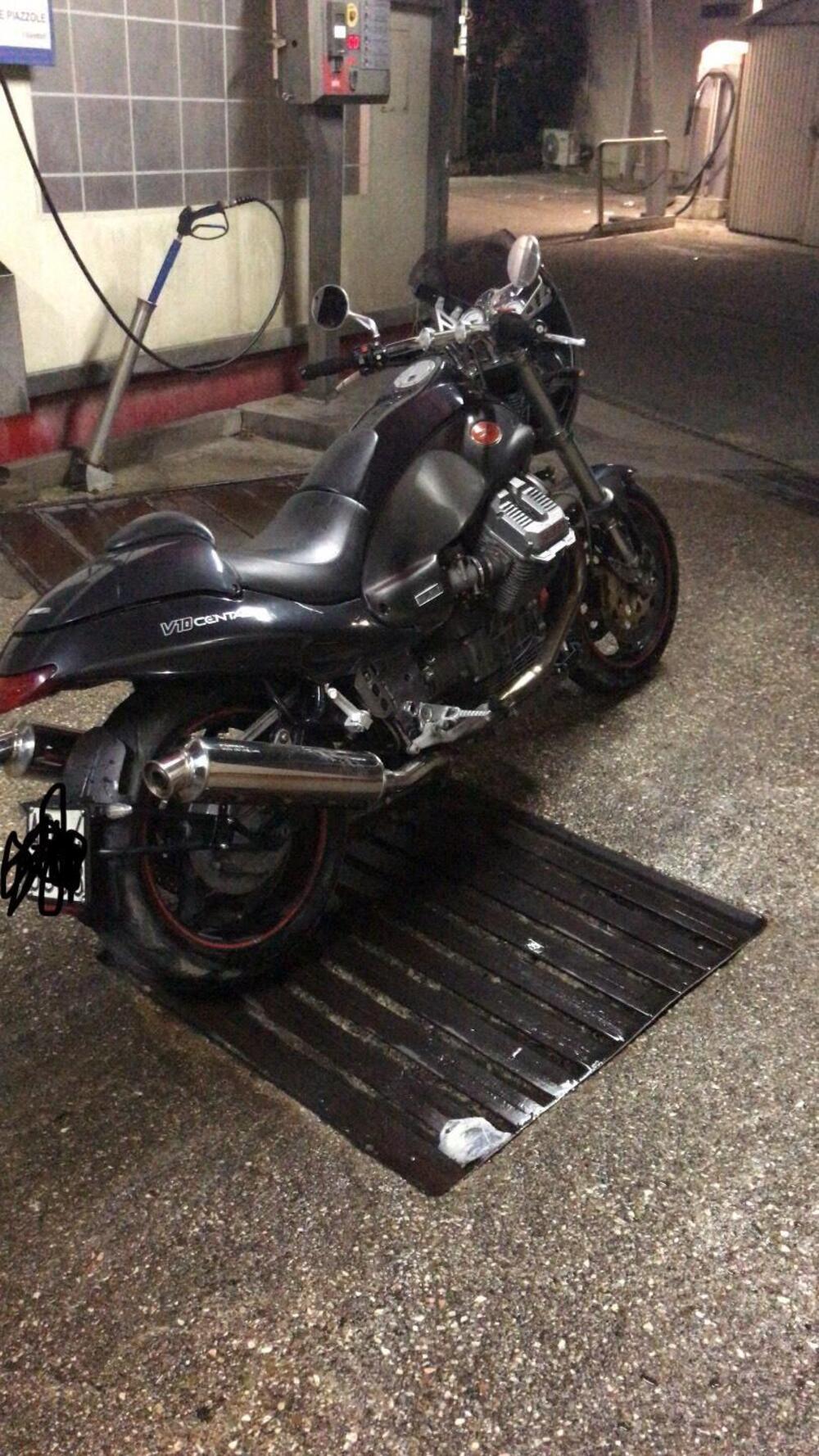 Moto Guzzi V10 Centauro (4)