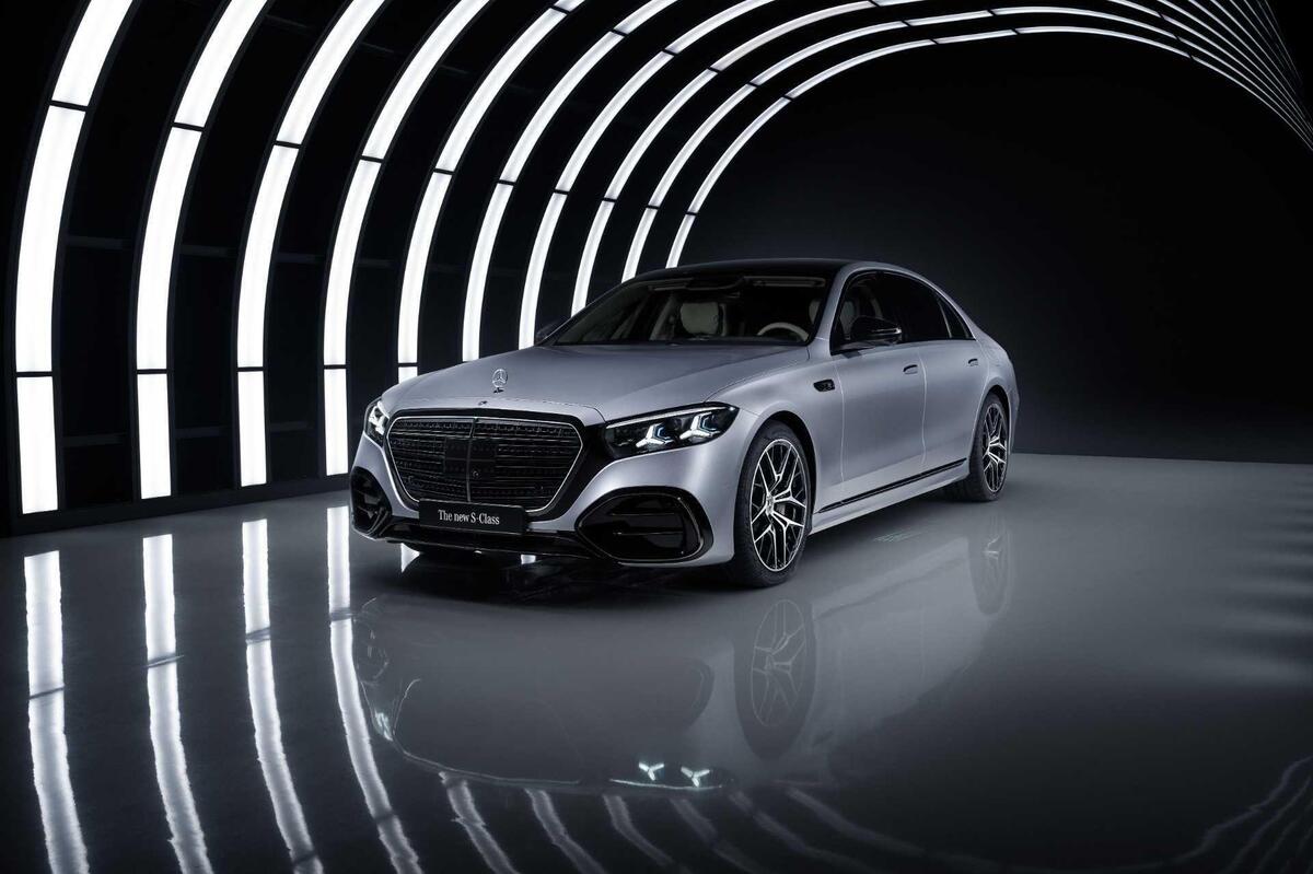 Mercedes Classe S: con il nuovo restyling batte ancora il V8 | Il lusso che anticipa il futuro [VIDEO]