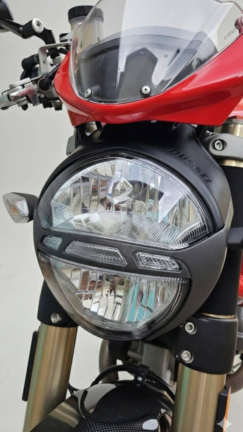 Ducati Monster 1100 (2009 -10) (4)