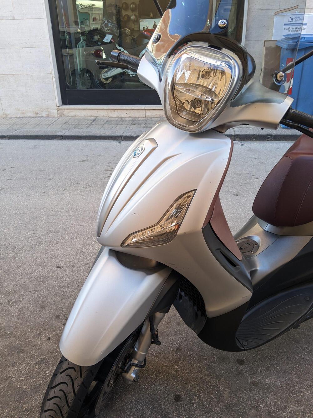 Piaggio Beverly 350 SportTouring ie ABS (2011 - 17)