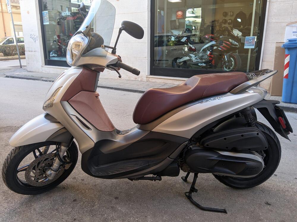 Piaggio Beverly 350 SportTouring ie ABS (2011 - 17) (5)