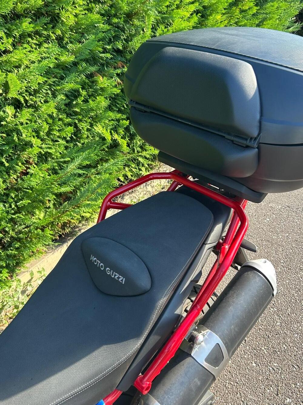 Moto Guzzi V85 TT Evocative Graphics (2021 - 23) (6)