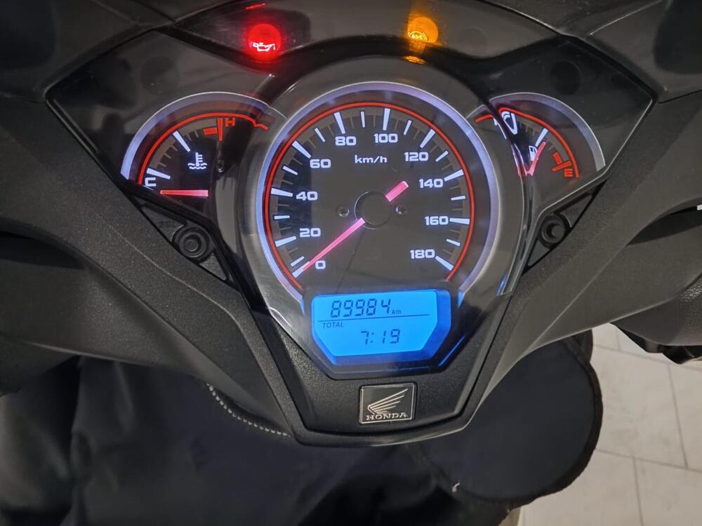 Honda SH 300 i ABS (2016 - 20) (8)