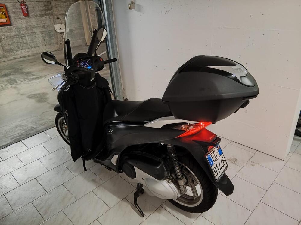 Honda SH 300 i ABS (2016 - 20) (9)