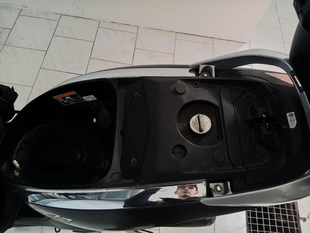 Honda SH 300 i ABS (2016 - 20) (11)