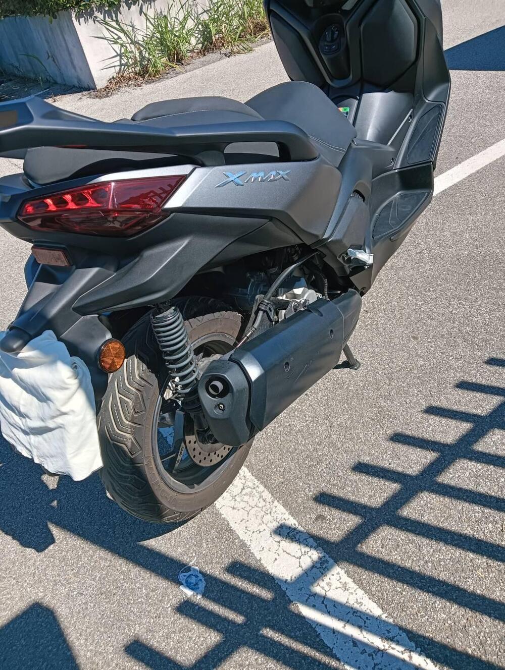 Yamaha X-Max 300 (2021 - 24) (2)