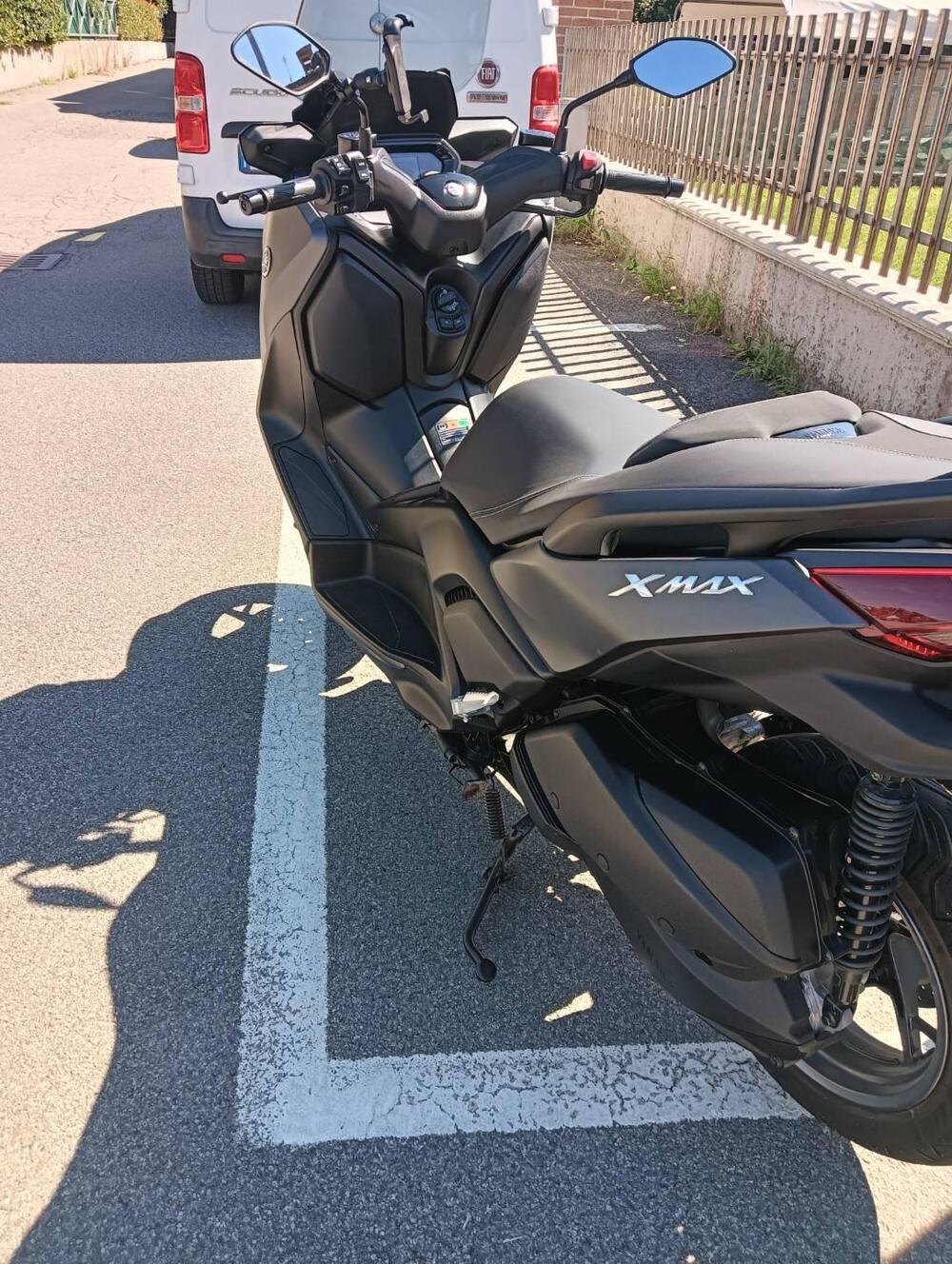 Yamaha X-Max 300 (2021 - 24) (4)