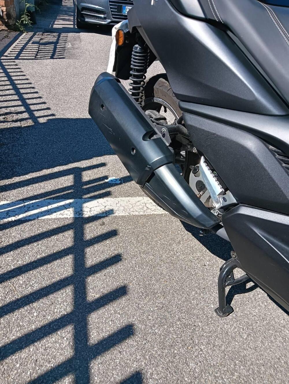 Yamaha X-Max 300 (2021 - 24) (8)