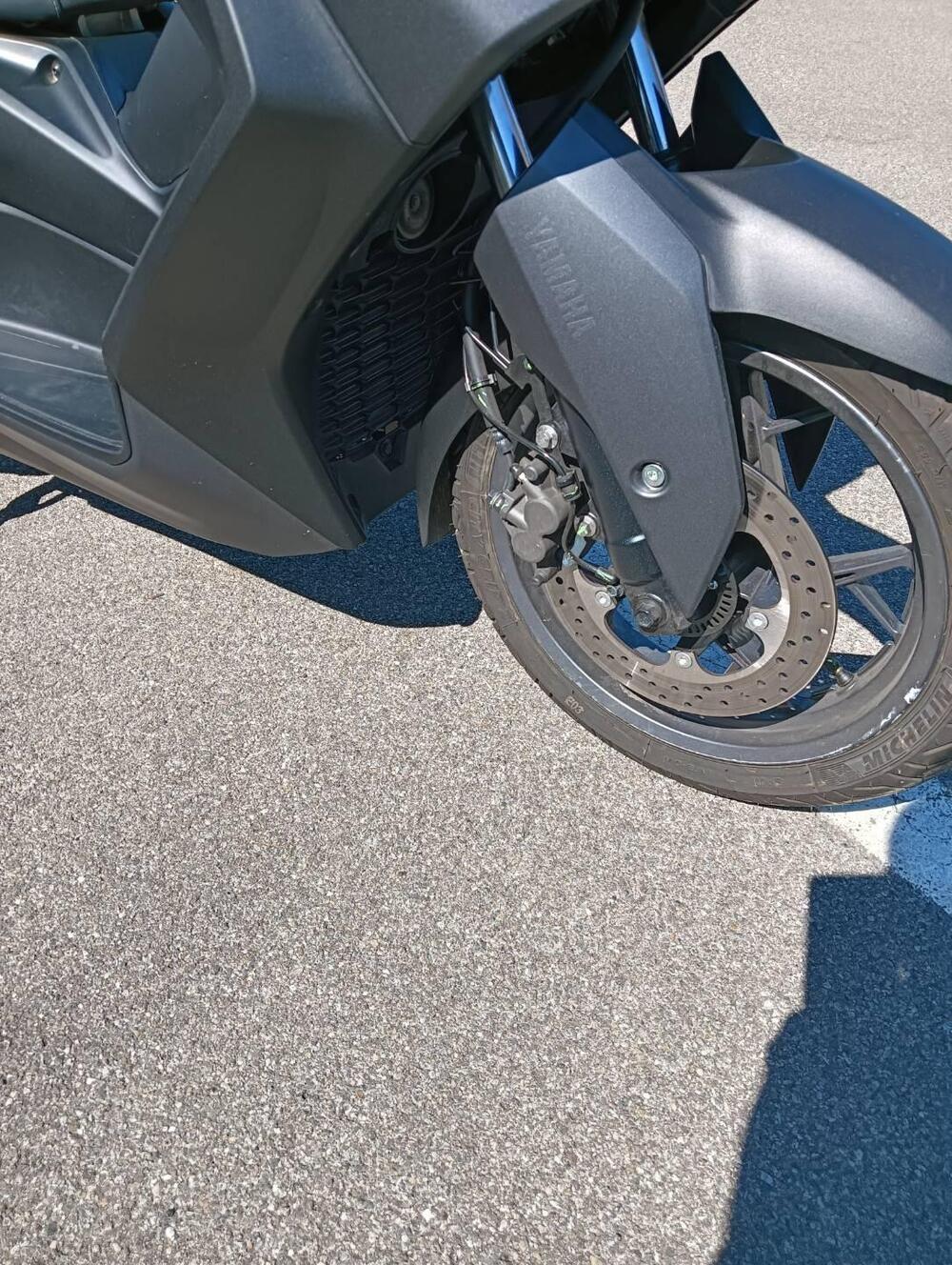 Yamaha X-Max 300 (2021 - 24) (10)