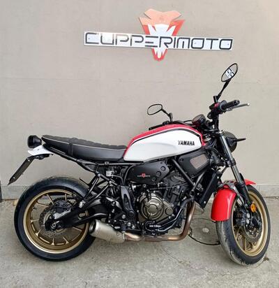 Yamaha XSR 700 (2021) usata