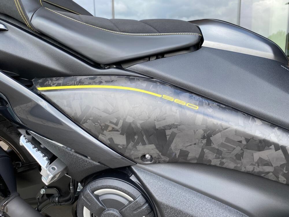 Yamaha T-Max 560 20° anniversario (2021) (8)