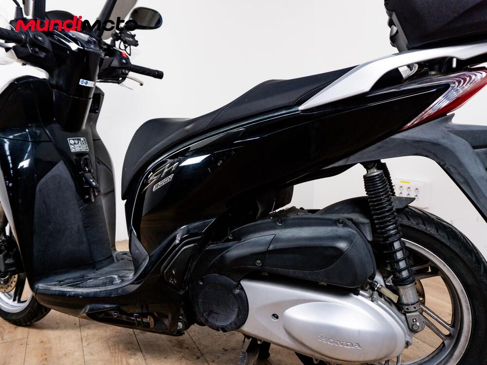 Honda SH 300 i ABS (2013 - 14) (10)