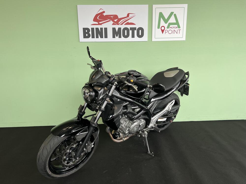 Suzuki Gladius 650 SFV (2009 - 15) (4)