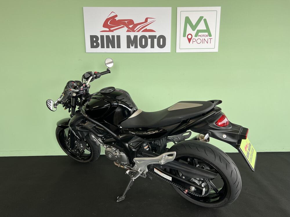 Suzuki Gladius 650 SFV (2009 - 15) (6)
