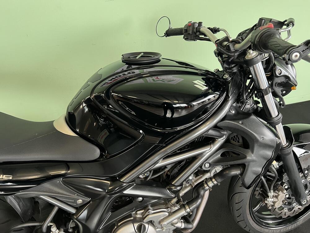 Suzuki Gladius 650 SFV (2009 - 15) (9)