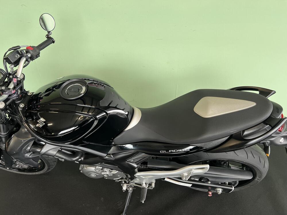 Suzuki Gladius 650 SFV (2009 - 15) (15)