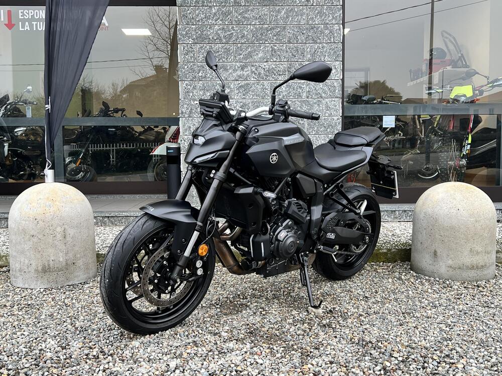 Yamaha MT-07 Y-AMT (2025 - 26) (3)