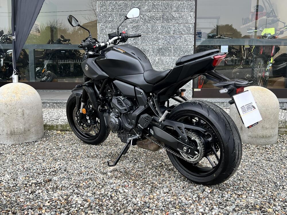 Yamaha MT-07 Y-AMT (2025 - 26) (5)