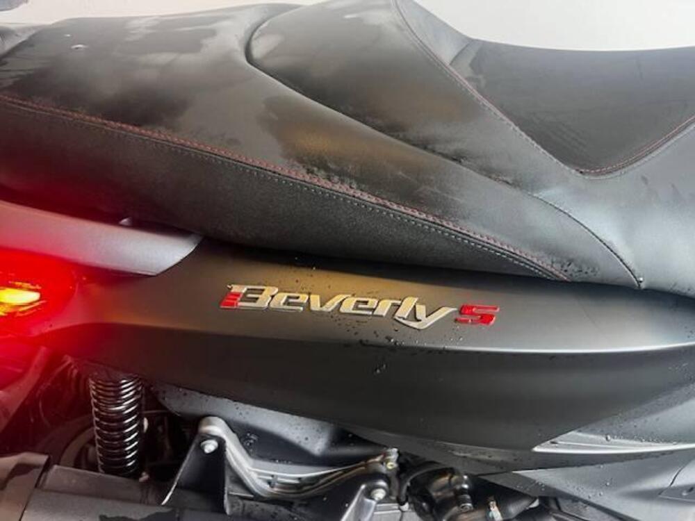 Piaggio Beverly 300 S ABS-ASR (2021 - 25) (2)