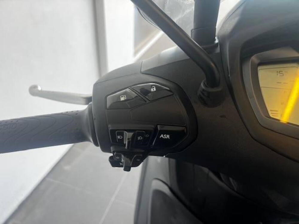 Piaggio Beverly 300 S ABS-ASR (2021 - 25) (7)