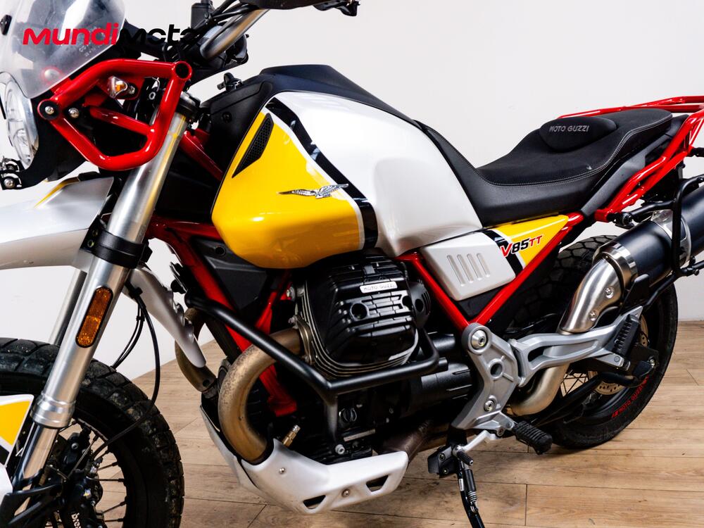 Moto Guzzi V85 TT (2024 - 26) (9)