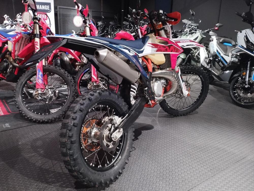 KTM 300 EXC TPI Six Days (2023) (5)