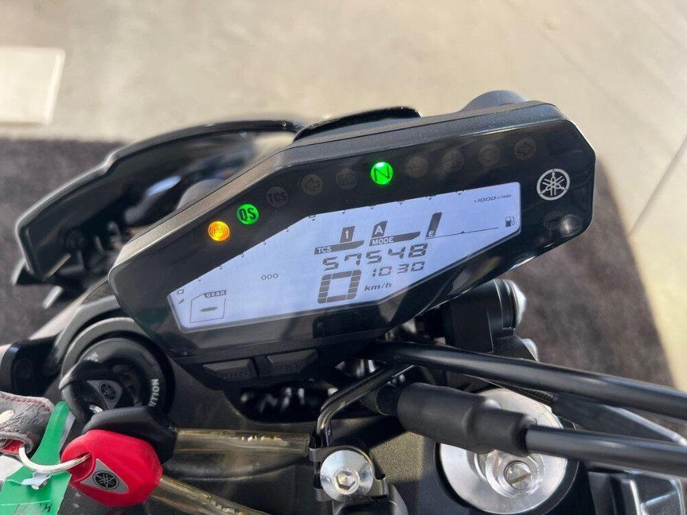 Yamaha MT-09 (2017 - 20) (6)