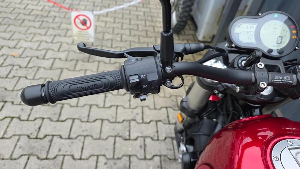 Benelli Leoncino 500 (2021 - 25) (14)