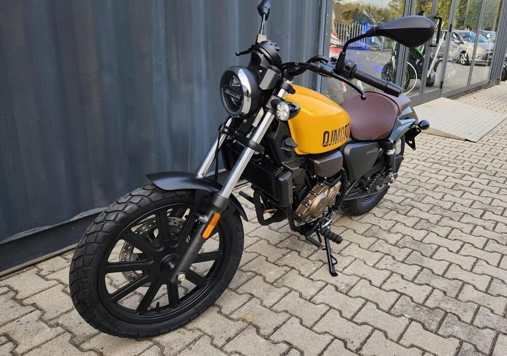 QJ Motor SRV 125 (2025 - 26) (4)