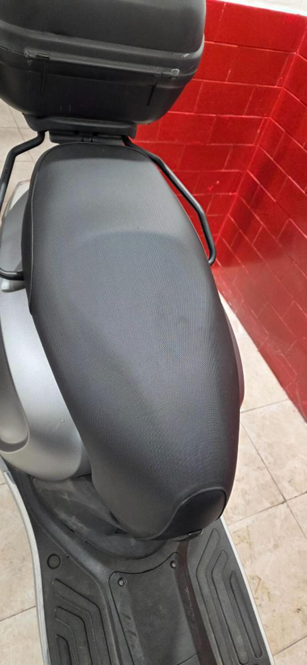 Kymco Like 200i LX (2009 - 16) (4)