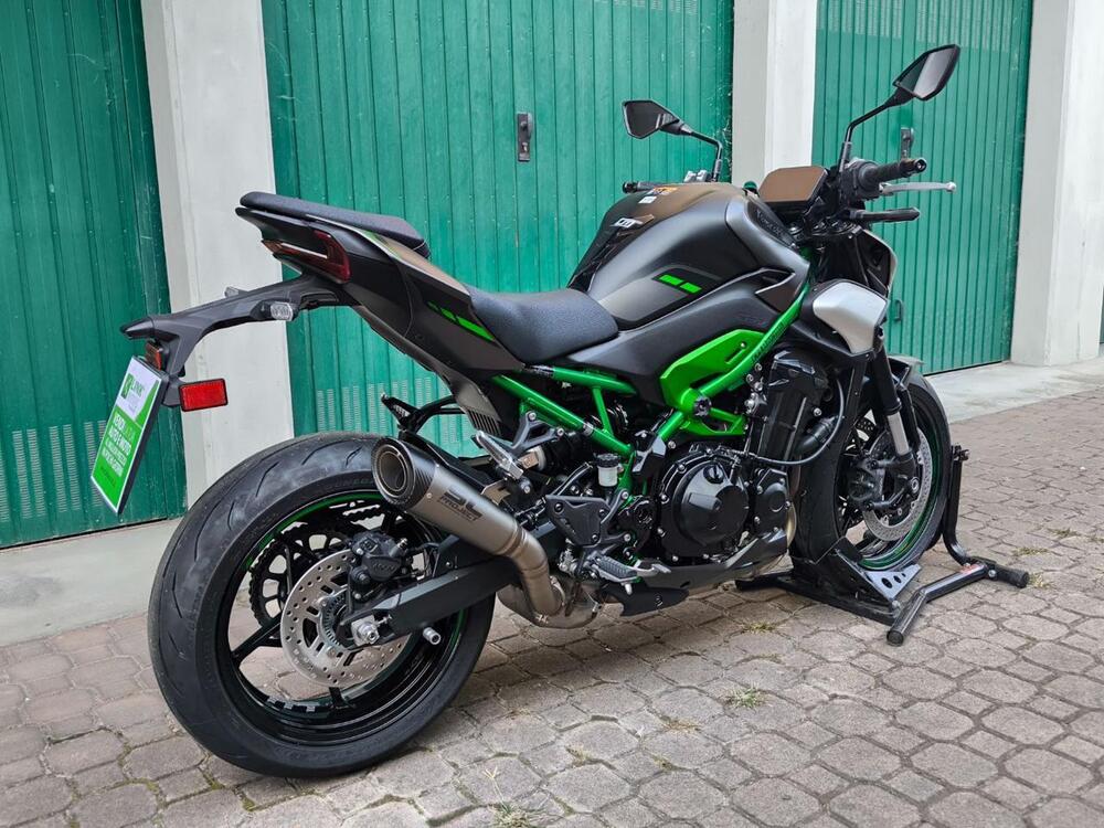 Kawasaki Z 900 (2025 - 26) (8)