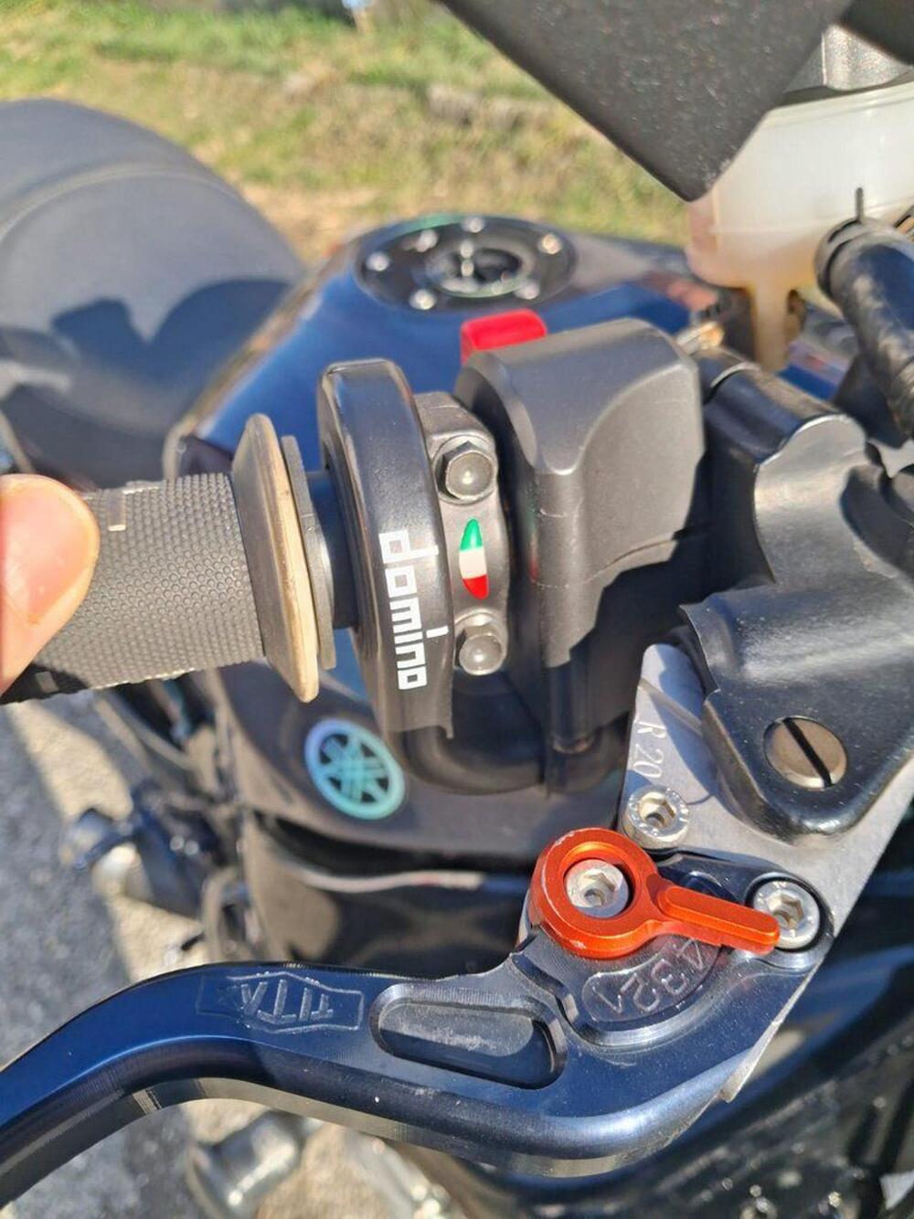 Yamaha YZF R1 (2000 - 01) (13)