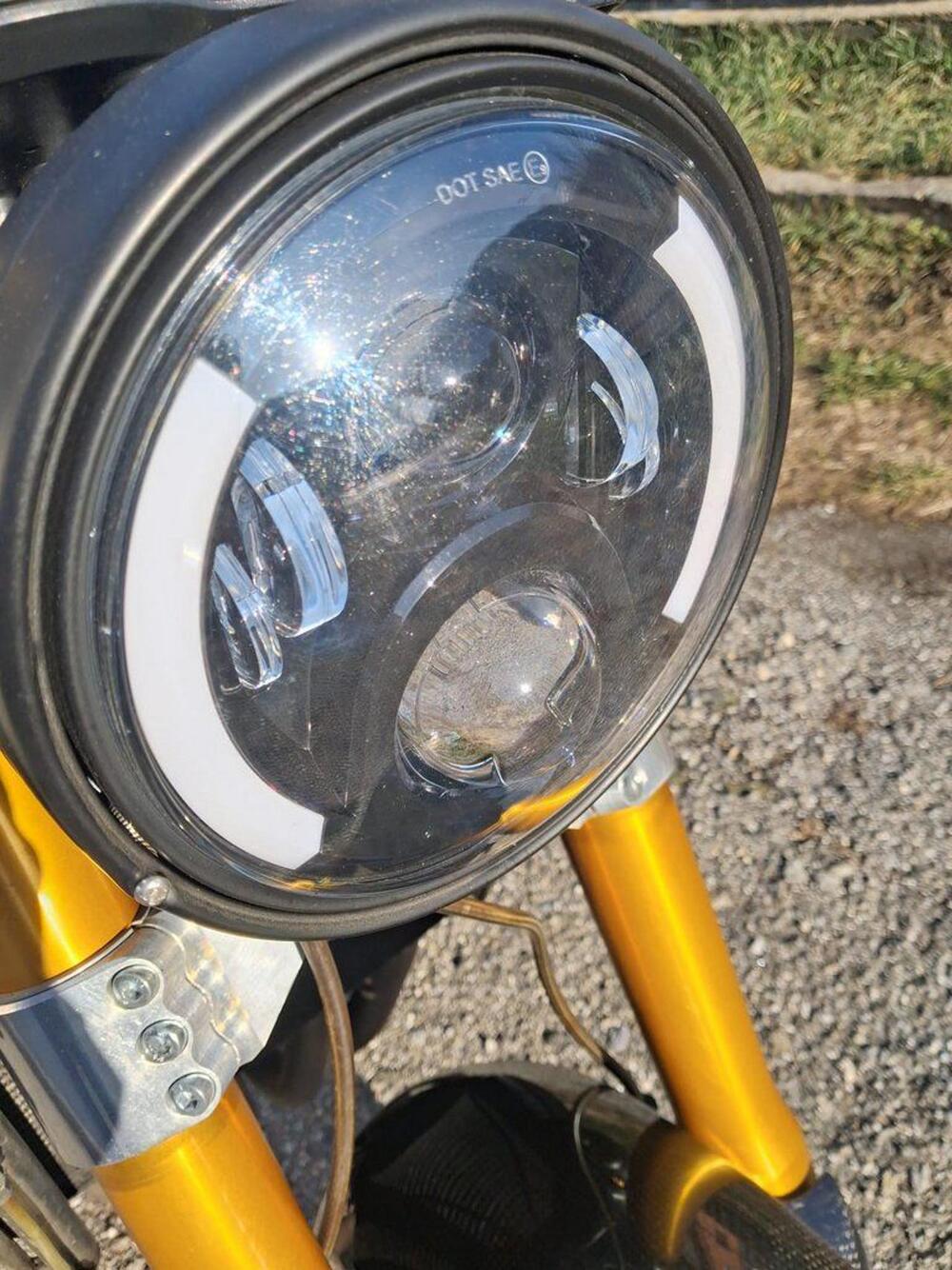 Yamaha YZF R1 (2000 - 01) (14)