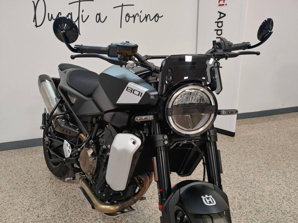 Husqvarna Svartpilen 801 (2024 - 26) (2)