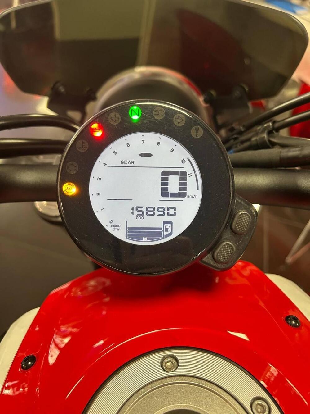 Yamaha XSR 700 (2021) (2)