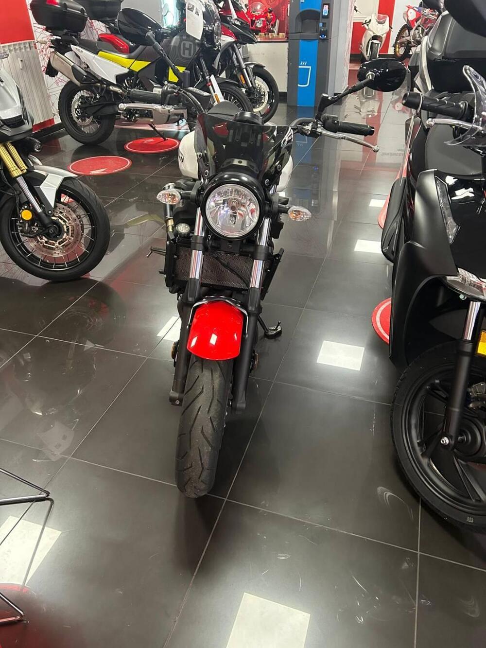 Yamaha XSR 700 (2021) (4)