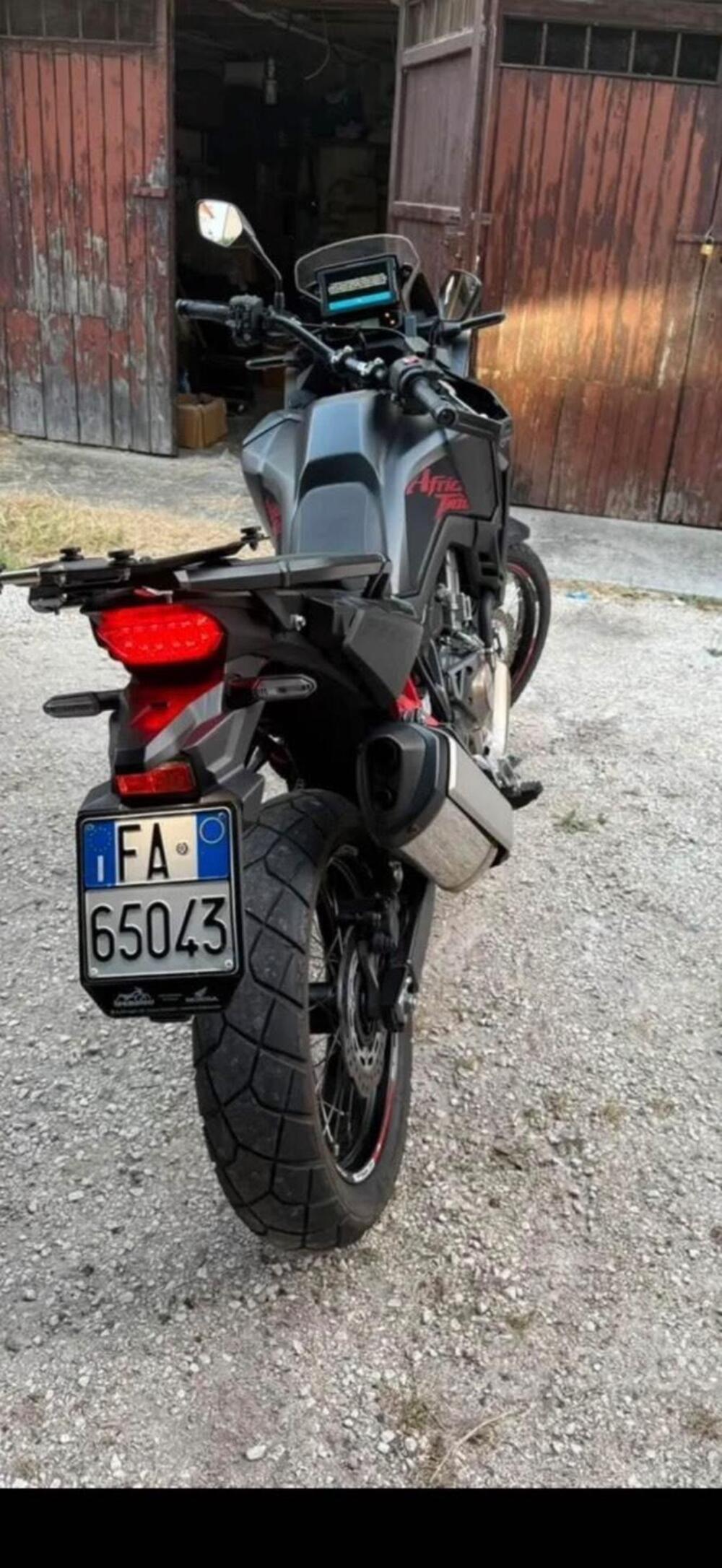 Honda Africa Twin CRF 1100L Urban (2022 - 23) (2)