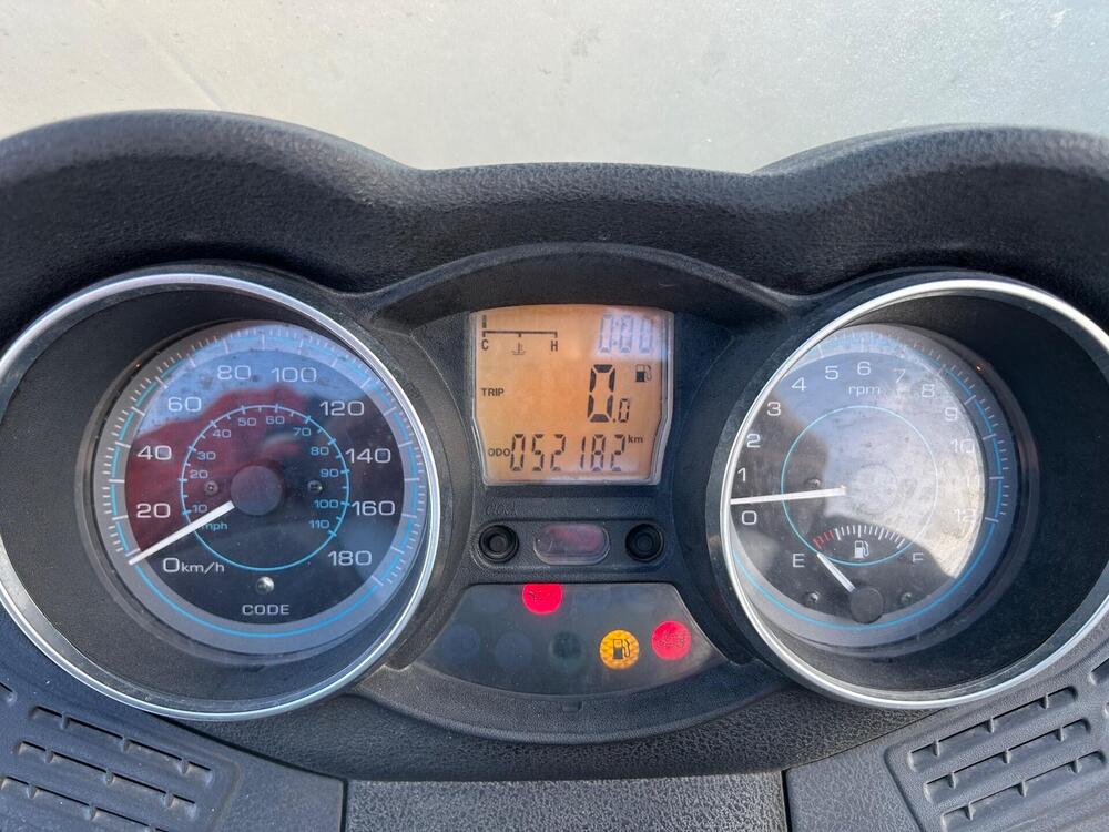 Piaggio Xevo 400 (2007 - 13) (5)