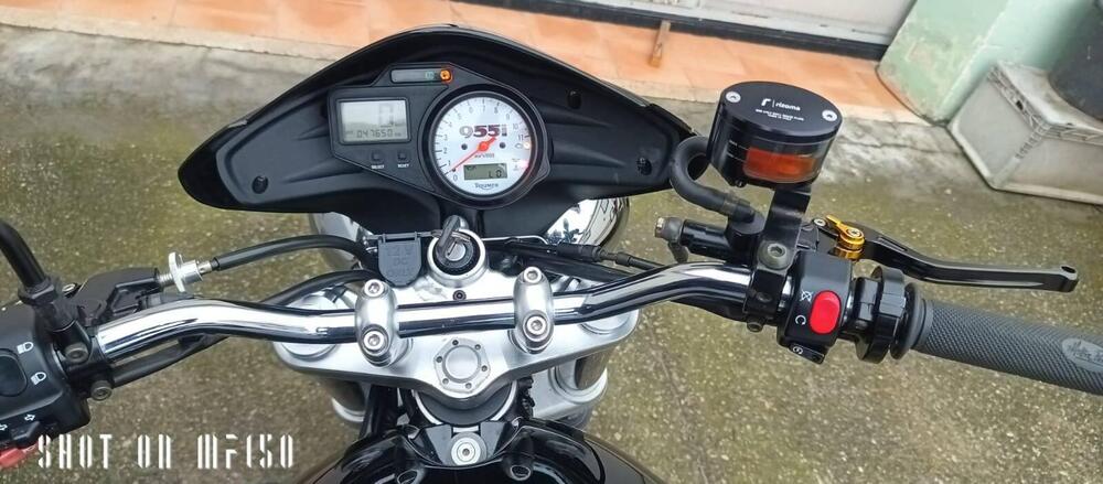 Triumph Speed Triple 955 (2002 - 04) (2)