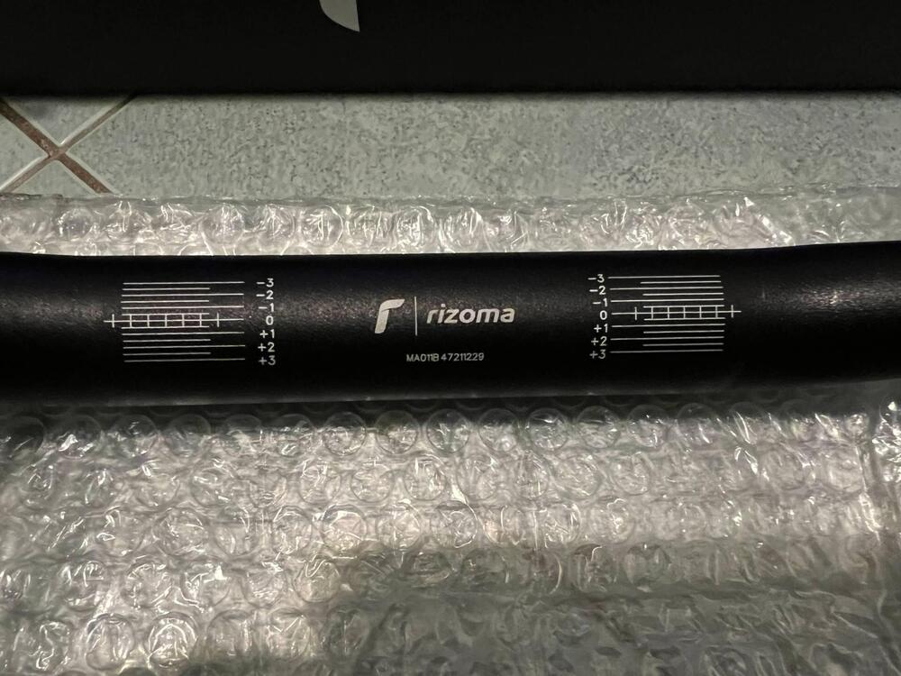 Manubrio Sport Rizoma nero (2)